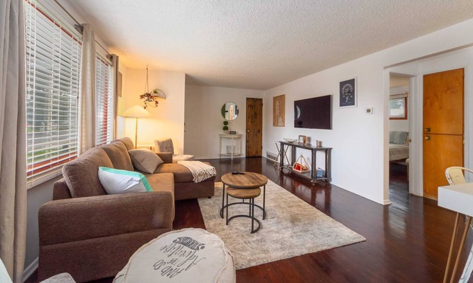 Nevada - Lidgerwood Casa | Cozy 2BD 1BTH Duplex! KING BED!