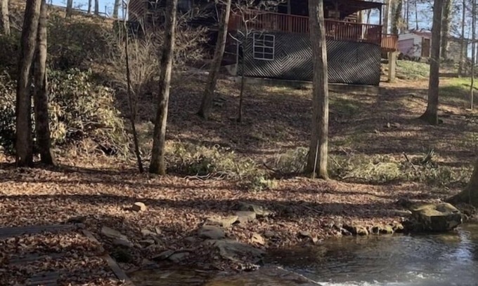 Rockwood Cabina | Cozy 2BR/1B cabin overlooking a beautiful creek with access to Catoosa WMA.