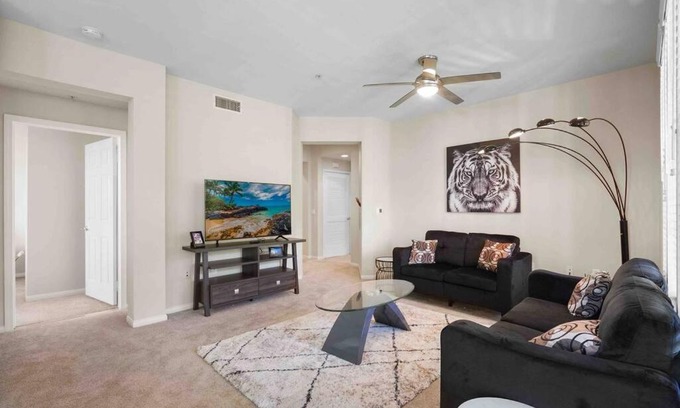 Orange Apartamento | COZY 2BR/2BA ! 5MINtoDisney ! AngelStadium!HondaCenter