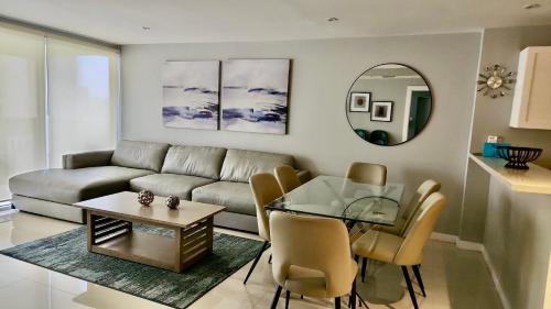 South Padre Island Apartamento | Cozy 2br 2ba Retreat at Beachfront Resort, Heated Pool!