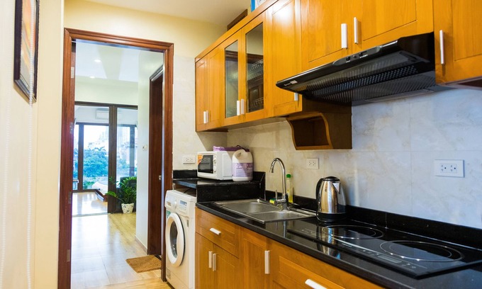 Nhat Tan Apartamento | ACOGEDOR APARTAMENTO DE 2 HABITACIONES CON LA INCREÍBLE VISTA AL LAGO