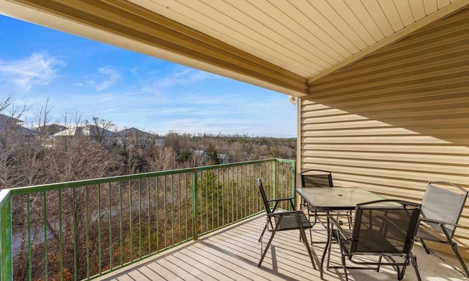Branson Apartamento | Cozy 2BR Condo with a View and Amenities!