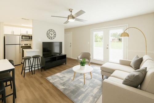 Shannon Apartamento | Cozy 2BR Family Duplex Near Parks N Shopping