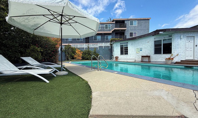 View Park-Windsor Hills Casa | Cozy 2BR Gem Near LAX, SoFi Stadium & The Forum - MK1