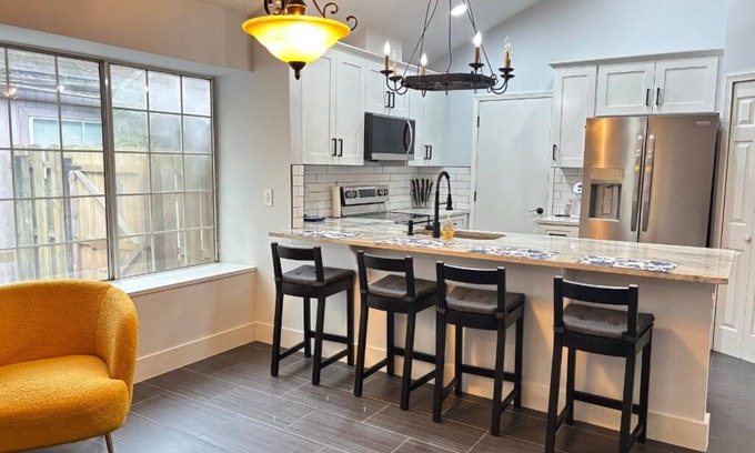 Arlington Casa | Cozy 2BR Getaway with Patio & Garage Near Shops, Dining & Highways!