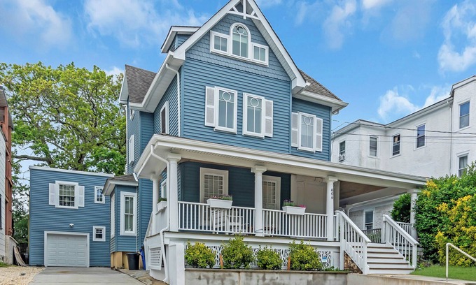 Asbury Park Apartamento | Cozy 2BR Guest House - Sleeps 6 - Walk to Asbury Park Beach & Restaurants!