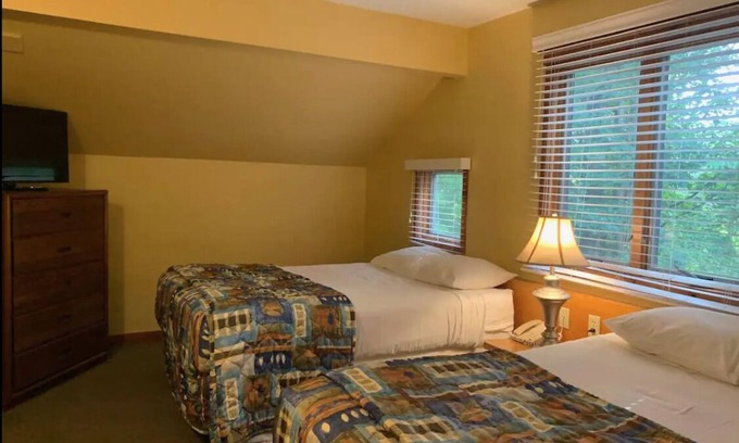 East Stroudsburg Complejo | Cozy 2BR Suite in Shawnee Village Resort!