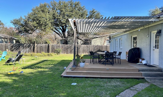 Dean Highland Casa | Cozy 3/2 Eclipse Headquarters!
