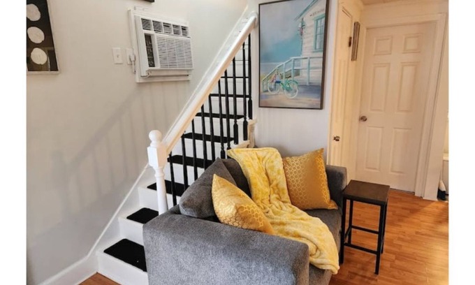 Amston Cabaña | Cozy 3 bd Cottage w/ access to private lake