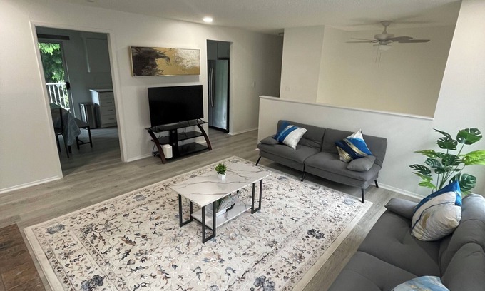Covington Casa | Cozy 3-bedroom 2.5 bath house in Kent near hospital and shopping centers
