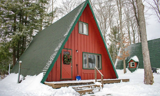 Harbor Springs Cabina | Cozy 3-bedroom cabin near beautiful Harbor Springs