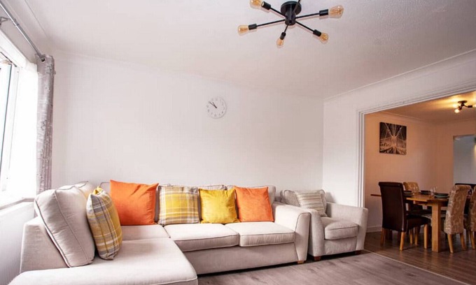 Toddington Casa | Cozy 3-Bedroom Home in Luton
