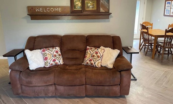 Mena Casa | Cozy 3-bedroom house in peaceful Mena with WiFi, AC