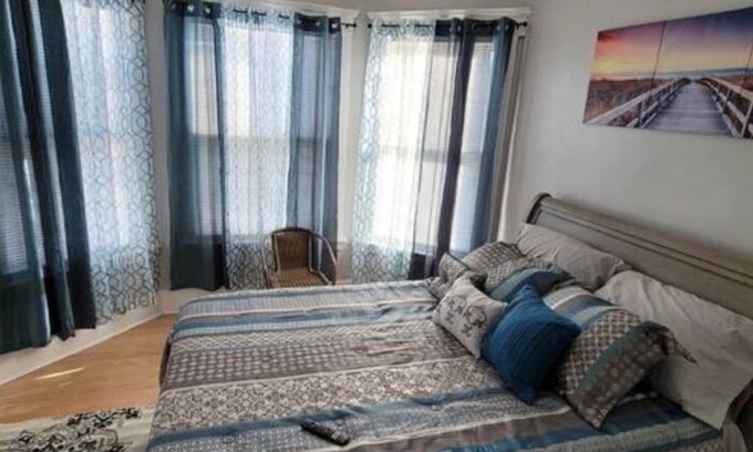 West Haven Casa | Cozy 3 bedroom minutes from Yale and the beach