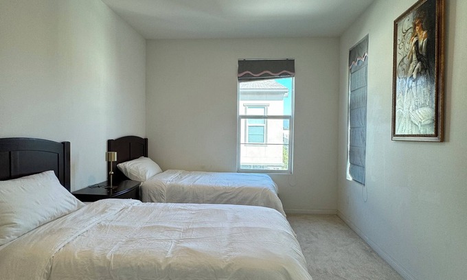 Covina Condominio | Cozy 3-bedroom new built condo for 6 people near civina downtown