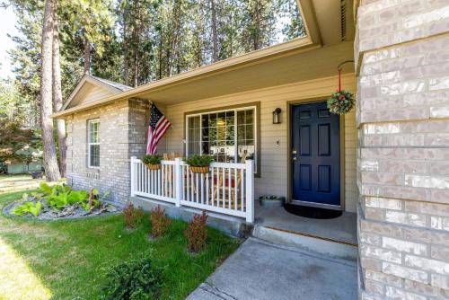 Coeur d'Alene Casa | Cozy 3-Bedroom Retreat with Fenced Yard, Games & BBQ- Pet Friendly