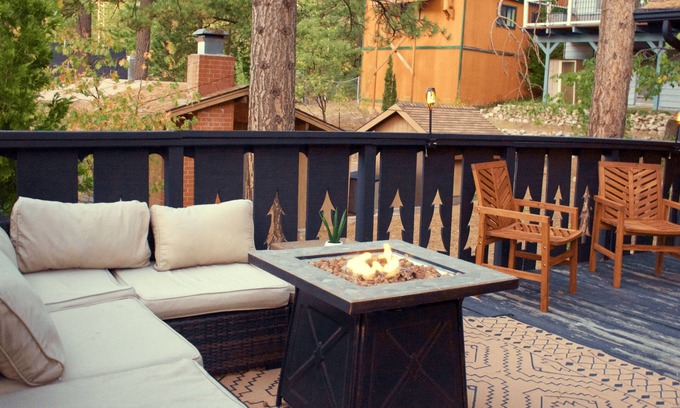 Arrowbear Lake Cabina | Cozy 3-bedroom A-Frame cabin in charming Running Springs with WiFi