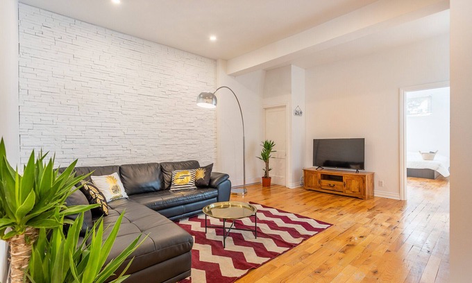 Pointe-Saint-Charles Apartamento | Cozy 3 bedrooms app near Metro