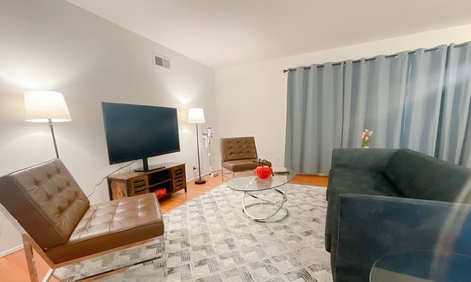 San Gabriel Casa | Cozy 3 Bedrooms House with extra Sunny Room