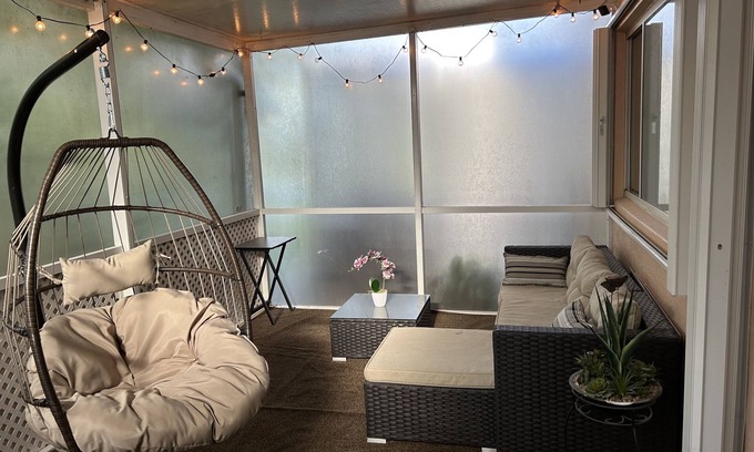 Pembroke Pines Casa | Cozy 3 BR 2.5 BA Home in Pines with Free parking W/D Luxury Tub and New Kitchen