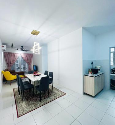 Kuala Lumpur Apartamento | Cozy 3 Rooms , KLCC view , 100 mbps WIFI , Netflix by Noon's Homestay