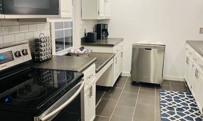 Skaneateles Casa | Cozy 30 Day Vacation home steps to Village+Lake!