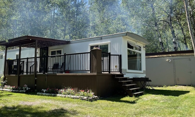 Traverse Bay Cabina | Cozy 35 Acre Waterfront Property With Cabin