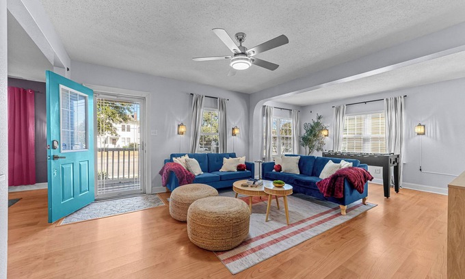 Bayview Casa | Cozy 3BD Beachfront - Foosball & Yard Games w/ BBQ