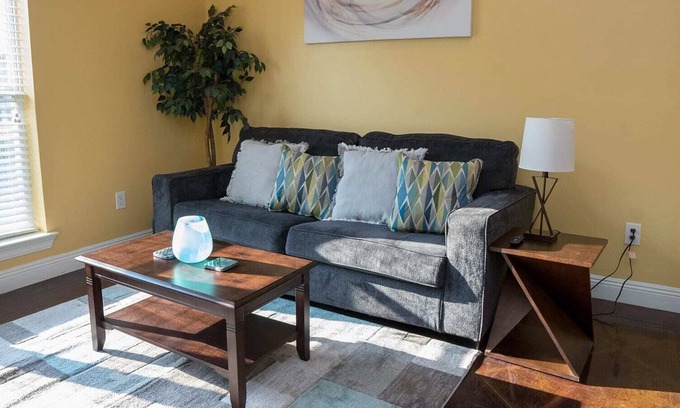 Kreole Apartamento | Cozy 3BR/2B Full Kitchen-Self Check-In W/D