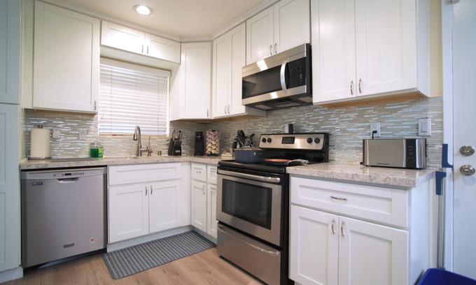 Edenvale Casa | Cozy 3BR: AC & Great Location