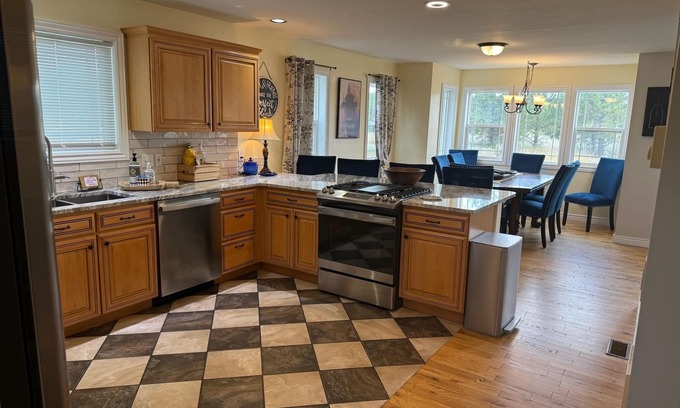 Donnelly Casa | Cozy 3BR Cabin Peaceful Views Near McCall, Tamarack, & Hot Springs