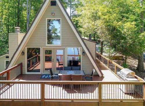 Dawsonville Chalet De Esquí | Cozy 3BR Cabin with Lake View in Dawsonville