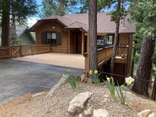 Lake Arrowhead Casa | Cozy 3BR Dog-Friendly Cabin