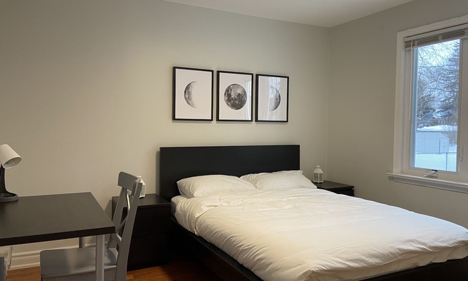 West Hill Casa | Cozy 3BR - Downtown in 30 mins, Near GO train