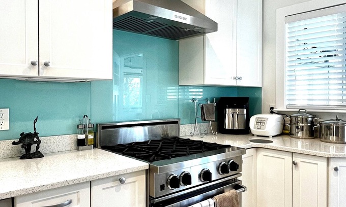 Knight Casa | Cozy 3BR Holiday Retreat 1 Free Parking AC King BD