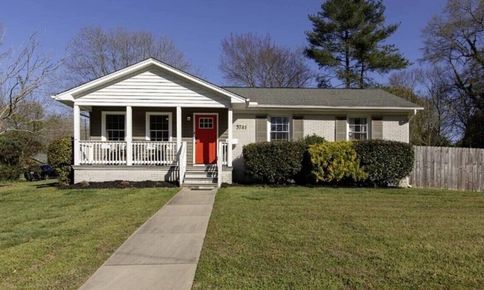 Charlotte Casa | Cozy 3BR House with Private Backyard and Easy Access to Uptown Charlotte