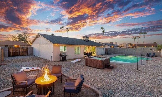 Glendale Casa | Lux Pool + Hot Tub + Fire Pit Stadium Desert Oasis