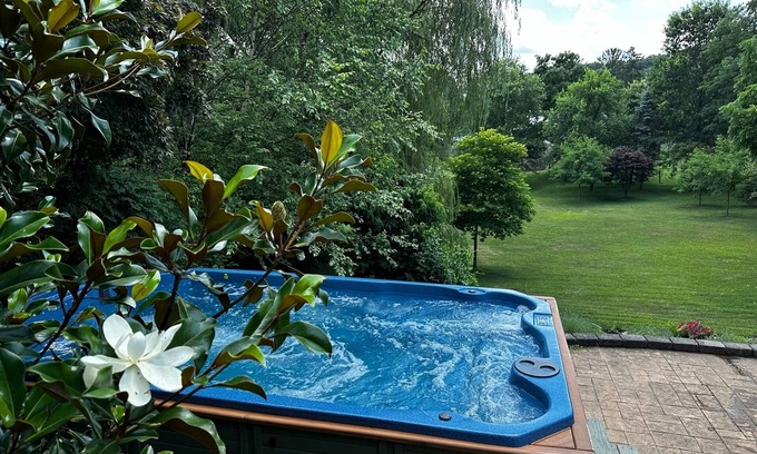 Annville Casa | Cozy, 4 bedroom, 2 1/2 bath, Hot tub/Swim spa, 10 minutes to Hershey attractions
