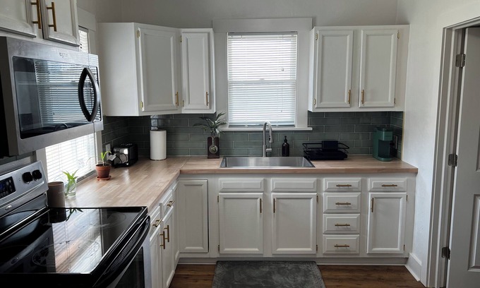 Benson Casa | Cozy 4 bedroom/2 bath home in desired Benson District!