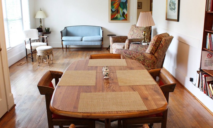 Lynn Casa | Cozy 4 bedroom, 2 bath cottage for families - wifi and private washer/dryer