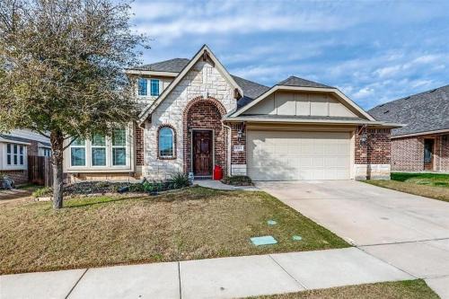 Little Elm Casa | Cozy 4 bedroom home with Greenbelt views in Oak Point