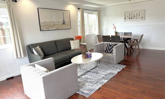 South Sundale Casa | Cozy 4 bedroom in Fremont with free Parking & WiFI & Great location
