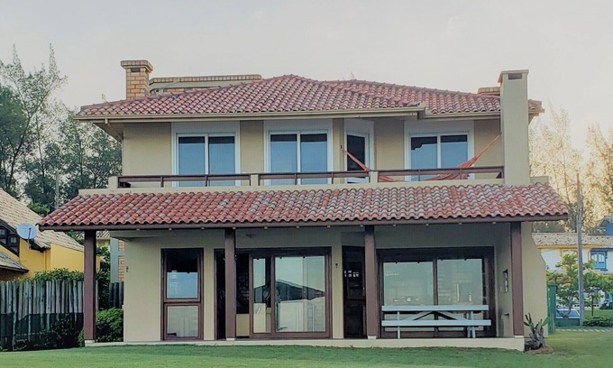 Morrinhos Casa | Acogedora casa de 4 dormitorios en la playa