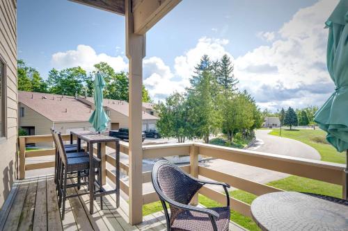 Harbor Springs Casa | Cozy 4BR Condo - Pool Access Near Ski & Lake