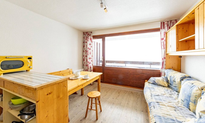Montgellafrey Apartamento | Acogedor apartamento para 5 personas con balcón y vistas, cerca de pistas y comercios