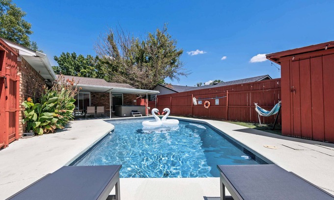 Rowlett Casa | Cozy 5BR Pool House with Hot Tub Near The Lake