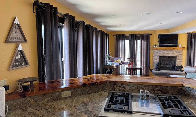 La Crosse Chalet De Esquí | Cozy 8 Person Chalet on the Bay