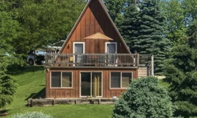 Republican City Cabina | Cozy A Frame Cabin (Buckel Lodge Taylar Manor)