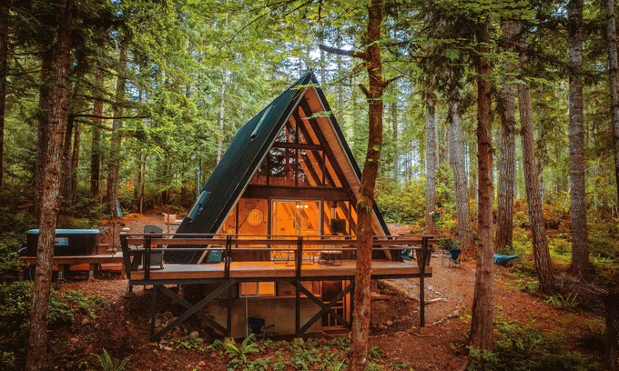 Seabeck Cabina | Cozy A-Frame Cabin, Private Hot tub and Hood Canal view. Pet-Friendly!