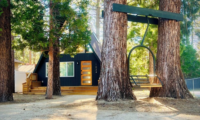 Peter Pan Cabina | Cozy A-Frame in charming Big Bear with Hot Tub